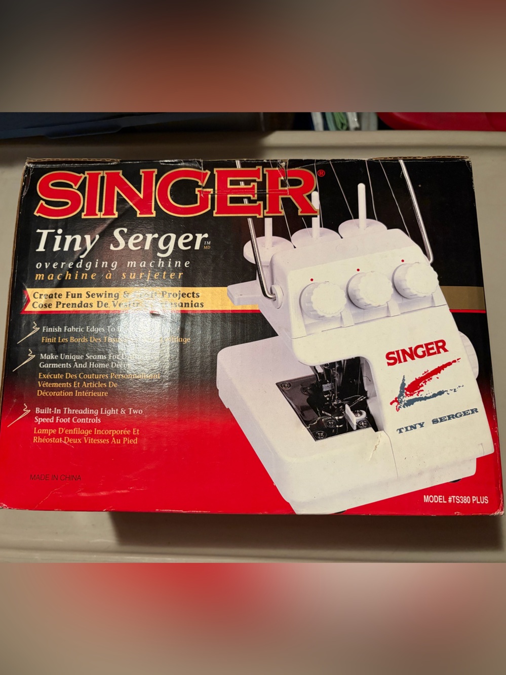 Singer Tiny Serger Overedging Machine in White